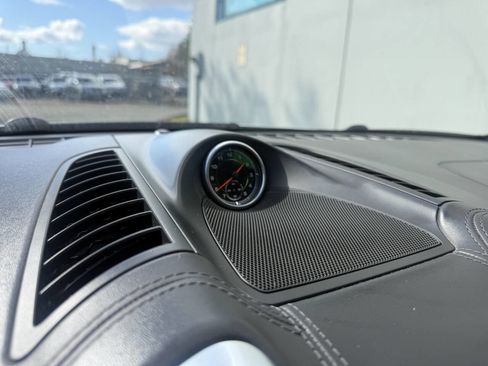 Used 2013 Porsche Cayenne Turbo image 30
