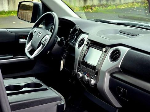 Used 2016 Toyota Tundra SR5 image 17