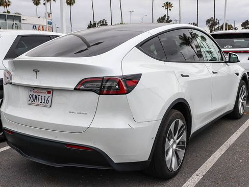 Used 2022 Tesla Model Y Long Range AWD/4WD image 6
