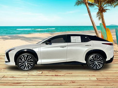 Used 2023 Lexus RZ 450e Premium w/ Technology Package image 3