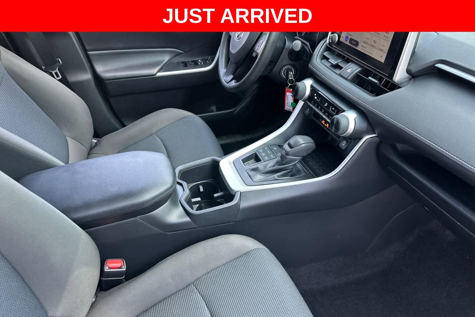 Used 2023 Toyota RAV4 LE AWD/4WD image 17