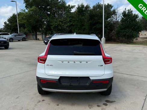 Used 2019 Volvo XC40 T5 Momentum AWD/4WD image 6