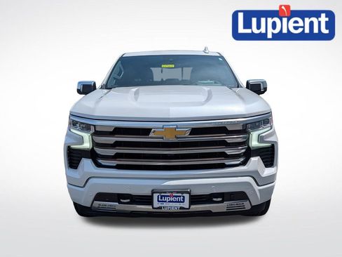 Used 2022 Chevrolet Silverado 1500 High Country w/ High Country Premium Package AWD/4WD image 12