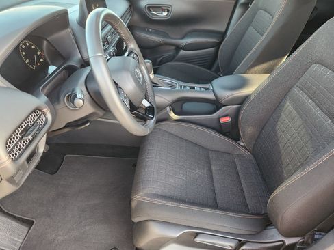 Used 2024 Honda HR-V Sport image 16
