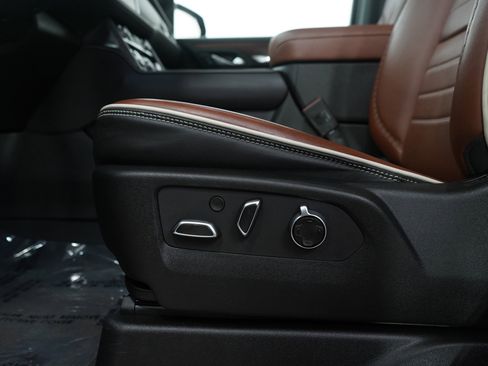 Used 2024 GMC Yukon Denali Ultimate AWD/4WD image 25