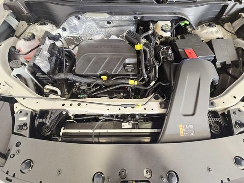 New 2026 Chevrolet Trax RS w/ Sunroof Package FWD image 11