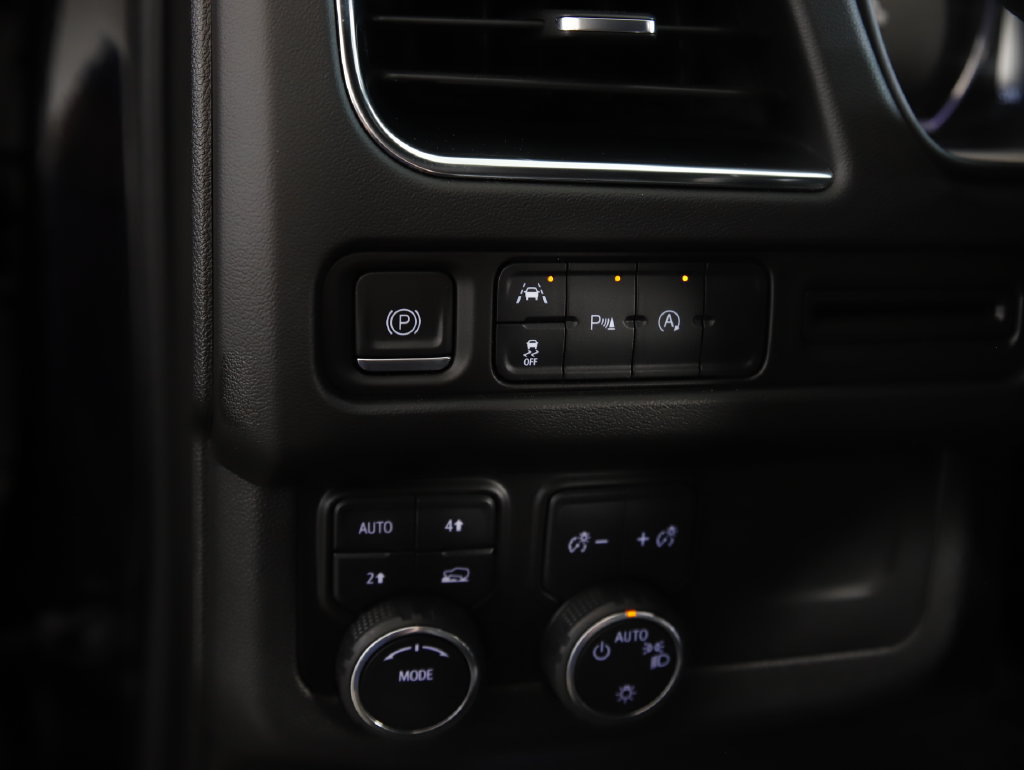 Used 2024 Chevrolet Suburban LS AWD/4WD image 15