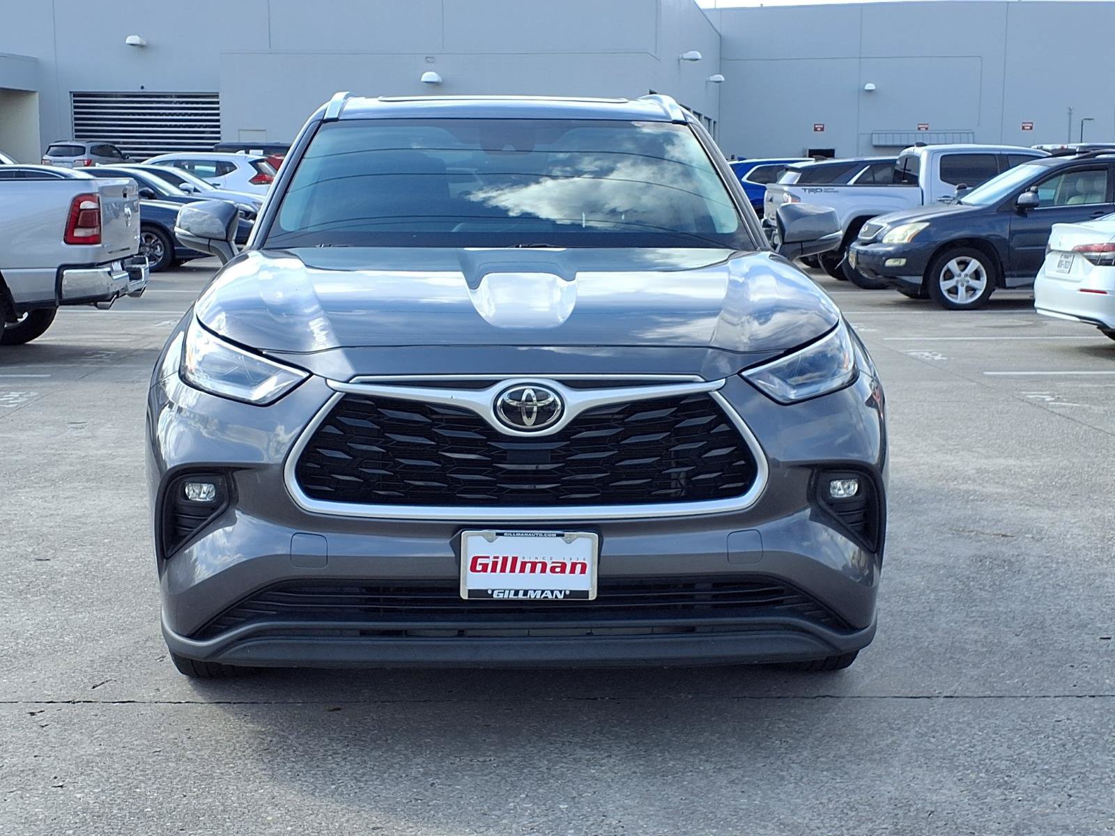 Used 2021 Toyota Highlander XLE FWD image 24