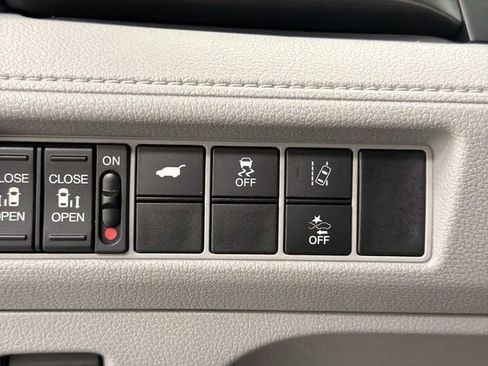 Used 2018 Honda Odyssey EX-L image 30