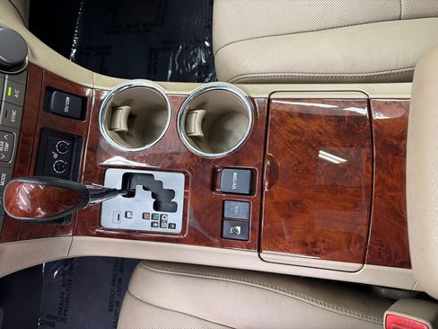 Used 2013 Toyota Highlander Limited image 32