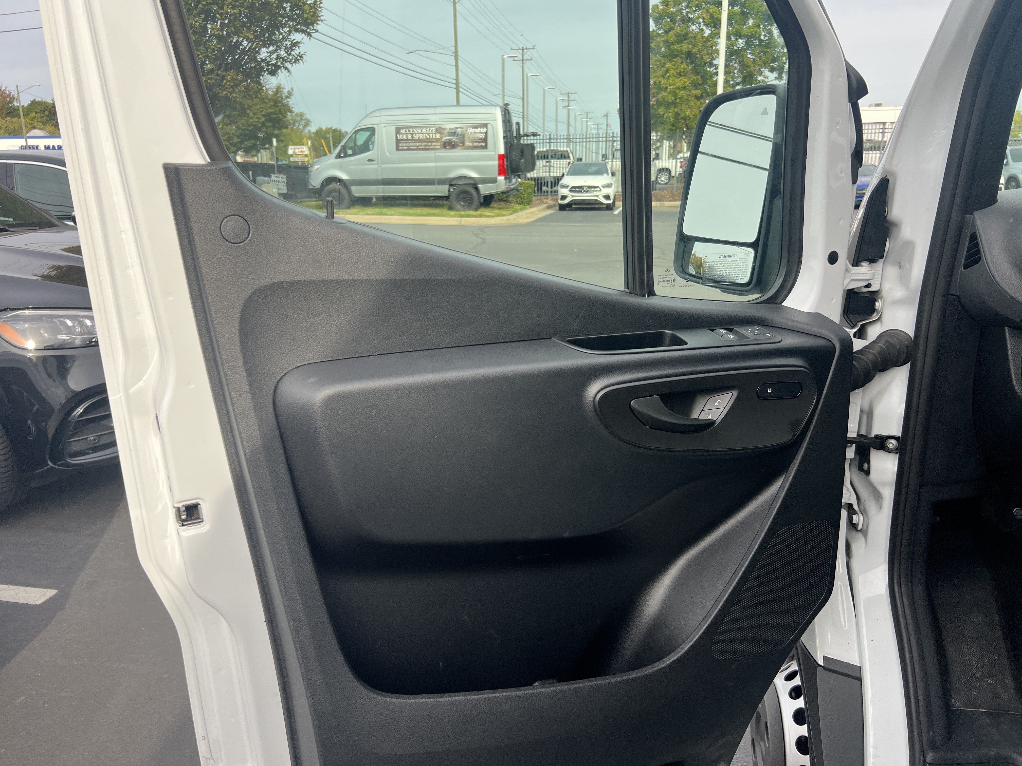 Used 2025 Mercedes-Benz Sprinter 3500 image 14