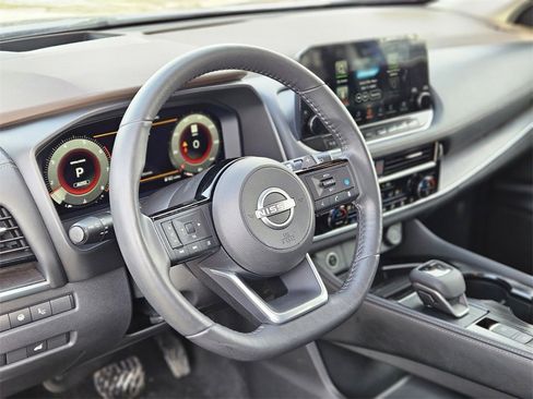 Used 2023 Nissan Rogue Platinum w/ Platinum Premium Package image 15