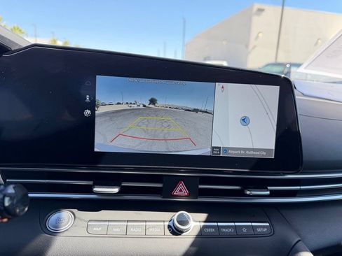 Used 2024 Hyundai Elantra SEL FWD image 26
