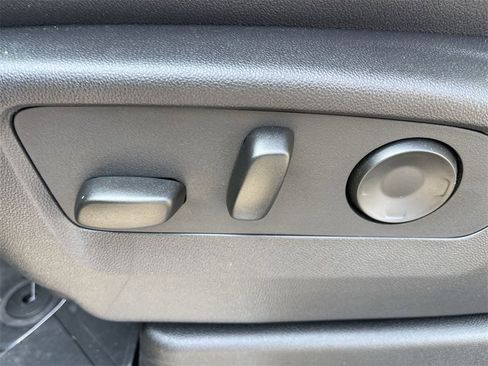 New 2025 Chevrolet Suburban Premier image 12