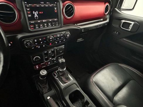 Used 2019 Jeep Wrangler Unlimited Rubicon w/ Dual Top Group image 26