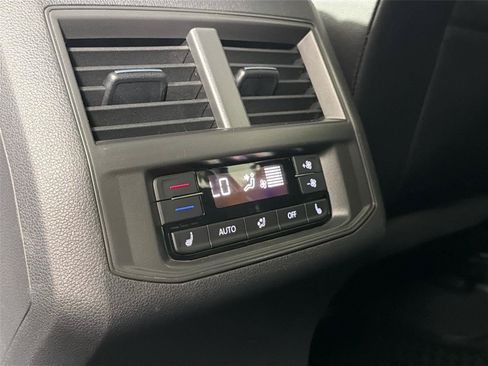 Used 2022 Volkswagen Atlas SEL Premium AWD/4WD image 26