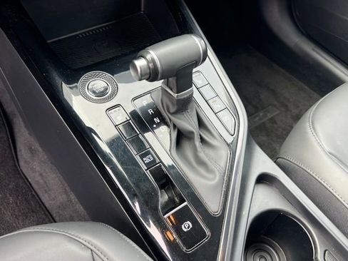 Certified 2023 Kia Niro EX image 21