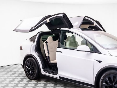 Used 2022 Tesla Model X AWD/4WD image 38