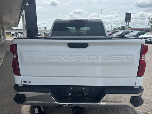 Used 2023 Chevrolet Silverado 1500 LT AWD/4WD image 4