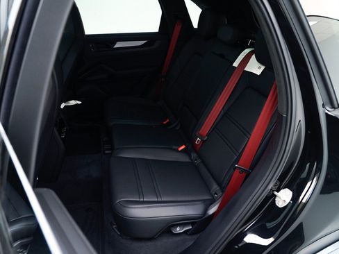 New 2026 Porsche Cayenne GTS image 30