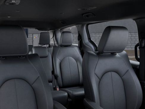 New 2027 Chrysler Pacifica Select FWD image 25