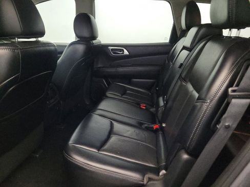 Used 2017 Nissan Pathfinder Platinum FWD image 18
