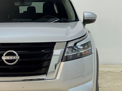 Used 2023 Nissan Pathfinder SL image 6