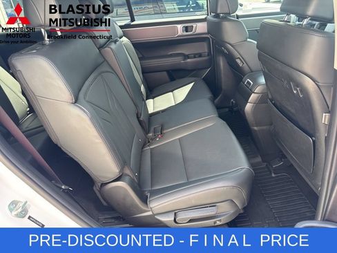 Used 2025 Hyundai Santa Fe SEL FWD image 55