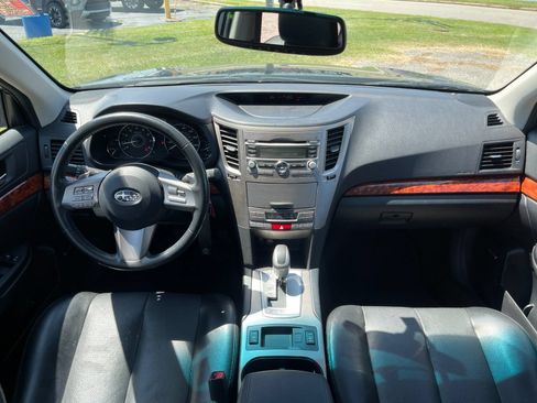 Used 2011 Subaru Outback 2.5i Limited w/ PWR Moonroof Pkg AWD/4WD image 14