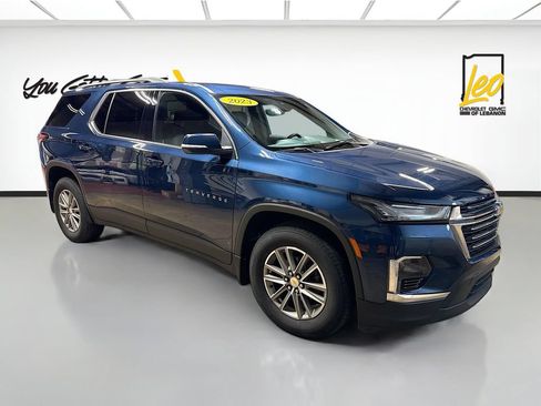 Used 2023 Chevrolet Traverse LT w/ Rear Camera Mirror Package AWD/4WD image 3