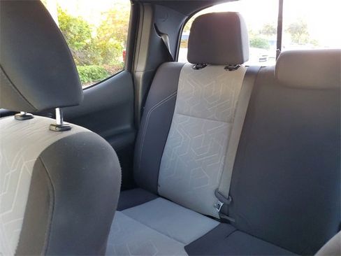 Used 2021 Toyota Tacoma TRD Off-Road image 12