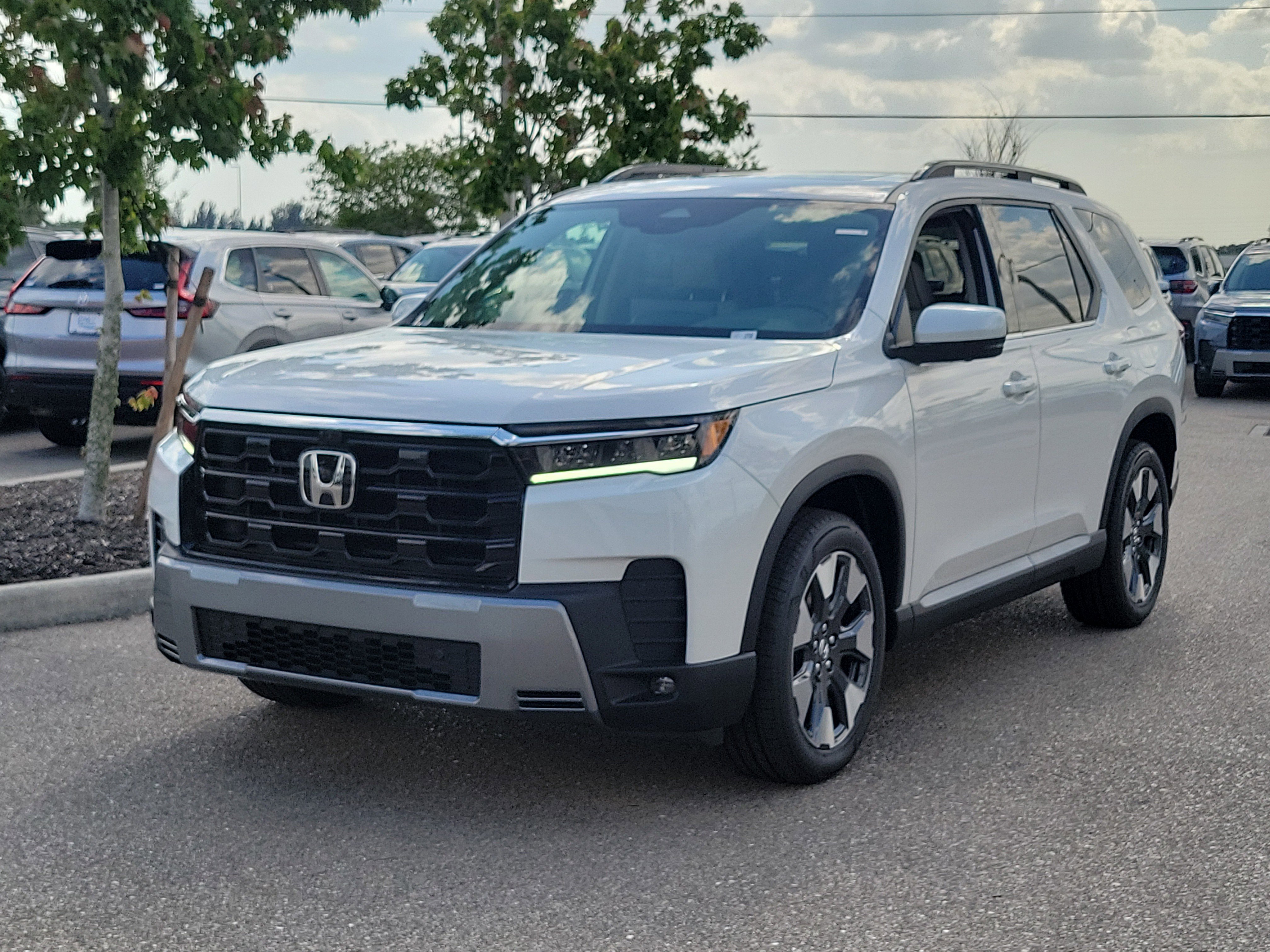 New 2026 Honda Pilot Elite image 3