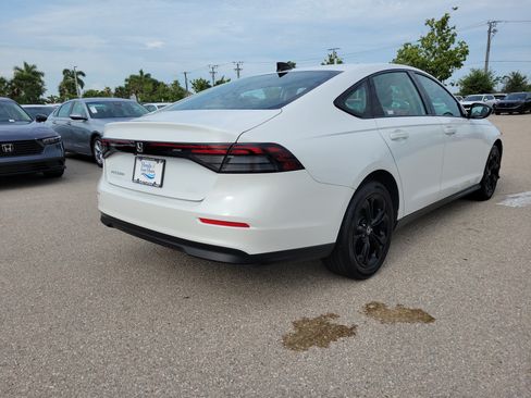 Used 2025 Honda Accord SE image 6