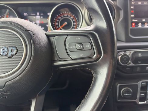 Used 2021 Jeep Gladiator Sport image 18