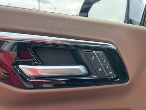 New 2026 Chevrolet Tahoe High Country w/ Sun And Tow Package AWD/4WD image 12