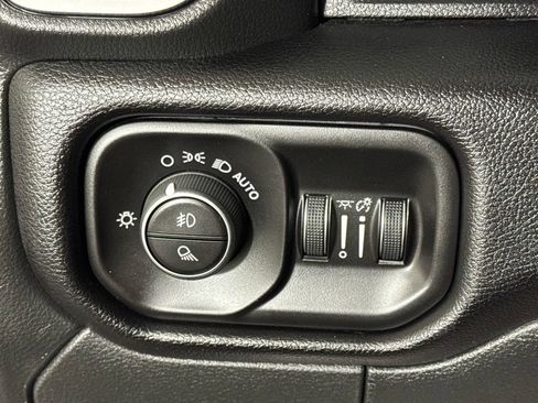 Used 2026 RAM 2500 Laramie AWD/4WD image 24