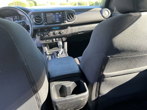 Used 2023 Toyota Tacoma TRD Sport image 31