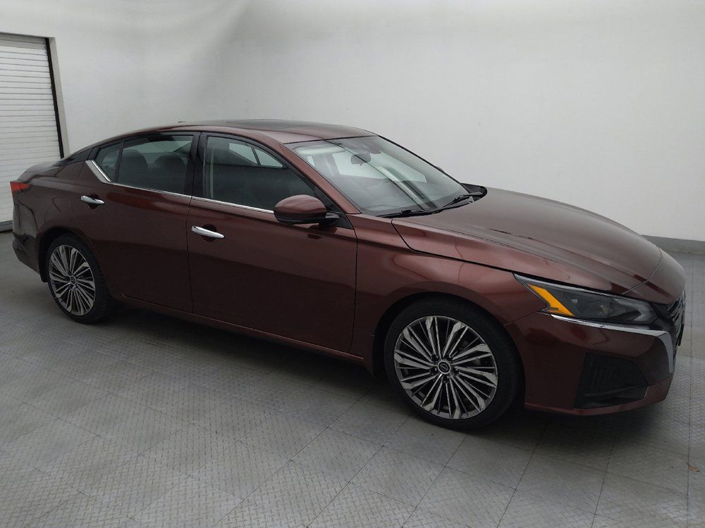 Used 2023 Nissan Altima 2.5 SL FWD image 11