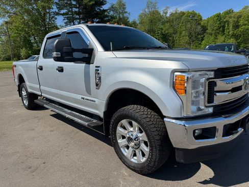 Used 2017 Ford F250 XLT w/ XLT Value Package AWD/4WD image 12