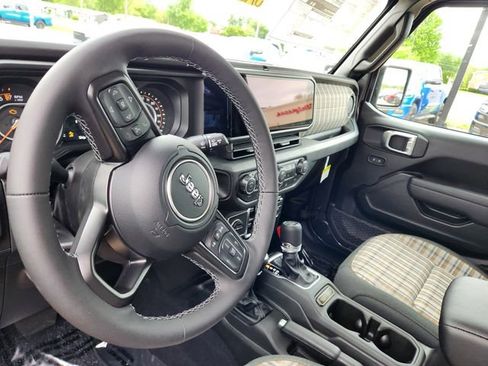 New 2026 Jeep Gladiator Sport AWD/4WD image 12