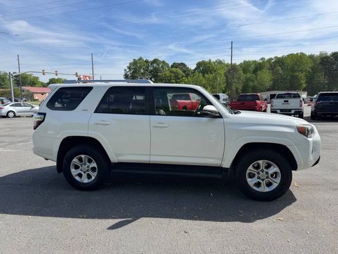 Used 2017 Toyota 4Runner SR5 Premium image 7