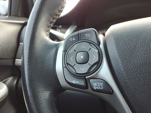 Used 2014 Toyota Camry L image 25