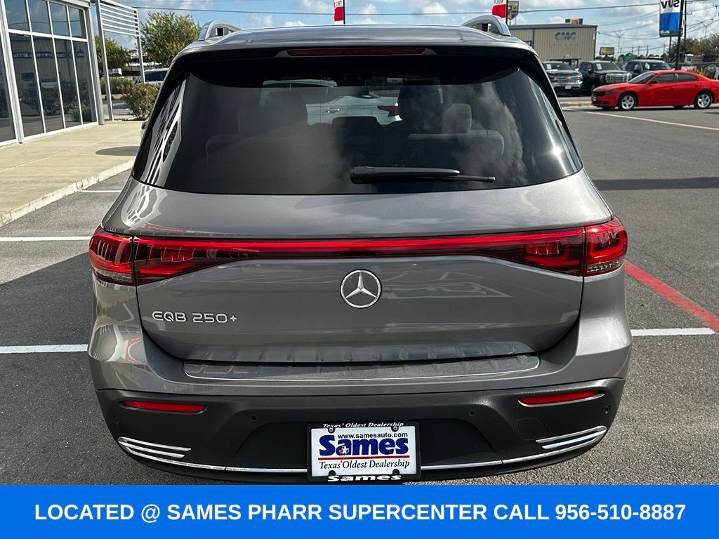 Used 2023 Mercedes-Benz EQB 250+ image 11