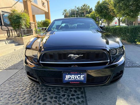 Used 2013 Ford Mustang GT Premium image 2