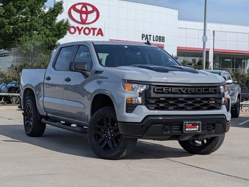 Used 2025 Chevrolet Silverado 1500 Custom Trail Boss w/ Turbomax Blackout Package AWD/4WD image 2