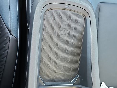 New 2026 Nissan Leaf Platinum+ w/ Floor Mat Package (Platinum+) image 18