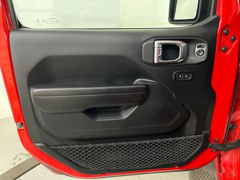 Used 2018 Jeep Wrangler Unlimited Sport S image 25