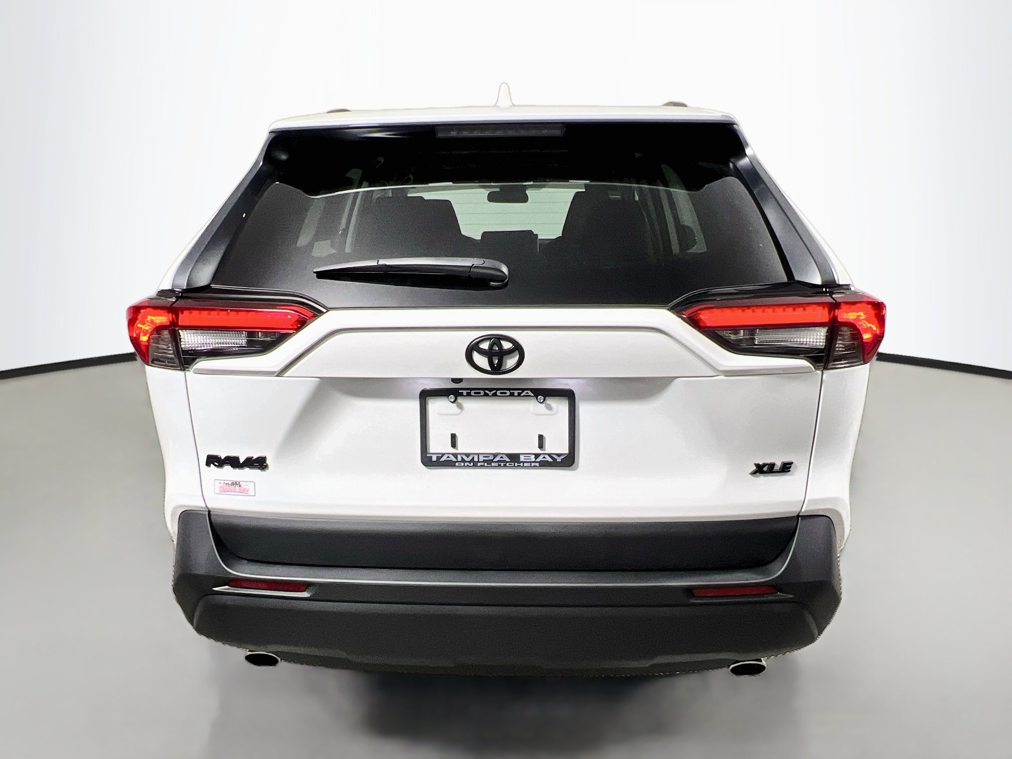 Used 2024 Toyota RAV4 XLE w/ Convenience Package FWD image 6