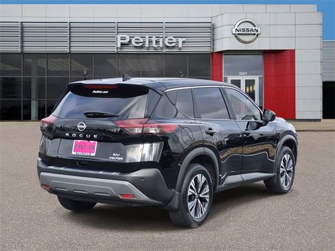 Used 2023 Nissan Rogue SV image 6