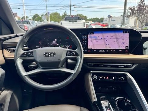 Certified 2025 Audi Q5 Premium w/ Convenience Package AWD/4WD image 23